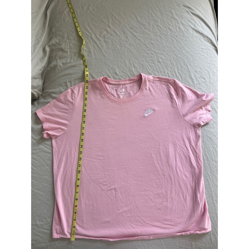 Nike The Nike Tee Pink Embroidered Logo T-Shirt Men's XL - Picture 3 of 6